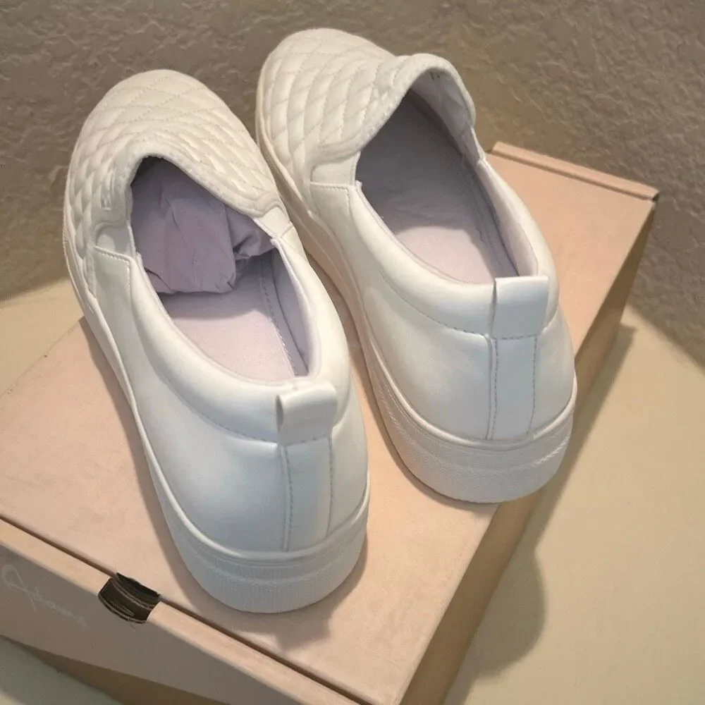 J. Adams Women's Size 10 Glimmer White Quilted Sneakers Casual Slip On Shoe NEW
